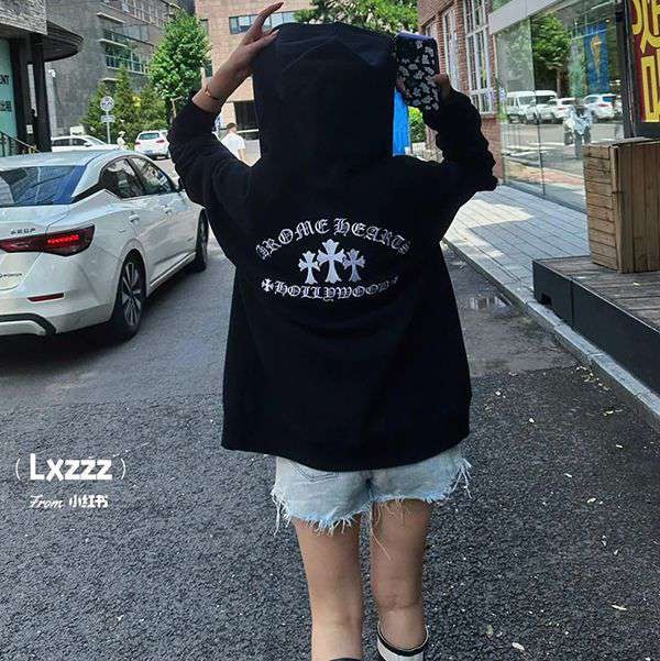 クロムハーツ 偽物 ニット ジップ フーディ ロゴ刺繡 Kuj20408